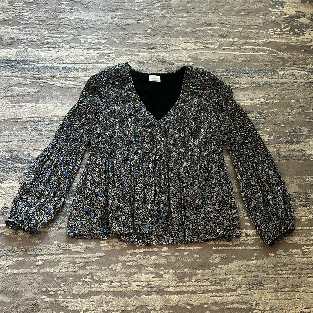Aritzia Daydreamer Blouse